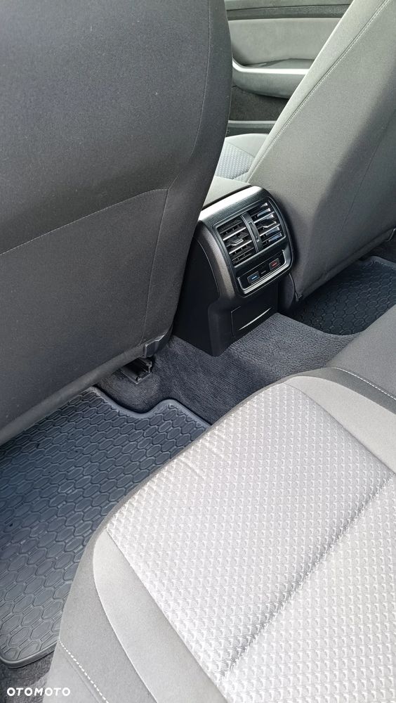 Volkswagen Passat ver-1-4-tsi-bmt-trendline - 13