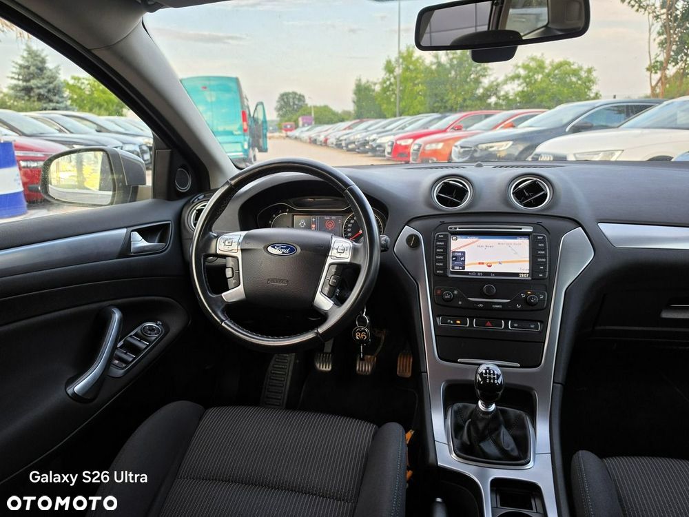 Ford Mondeo - 38