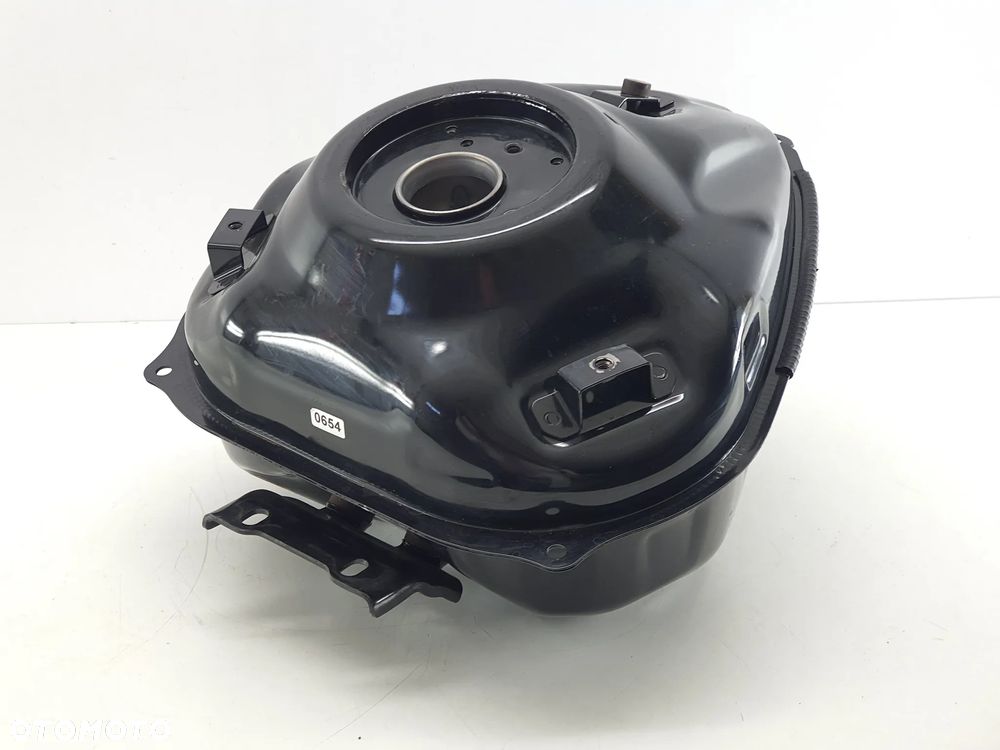 ZBIORNIK PALIWA BAK  YAMAHA XSR 125 - 1