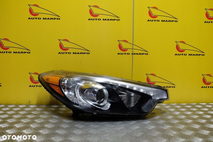 KIA CERATO FORTE 2014- REFLEKTOR LAMPA ZWYKŁA SOCZEWKOWA Z LED PRAWA USA - 2