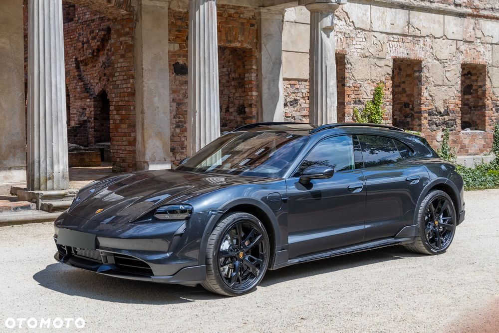 Porsche Taycan GTS - 17