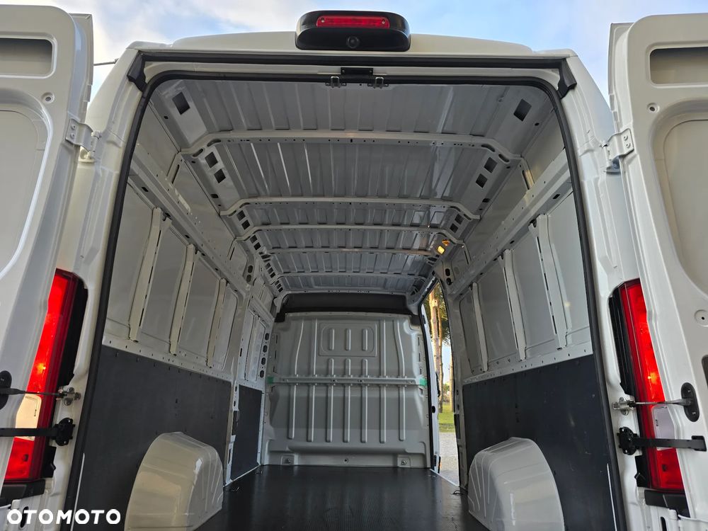 Fiat DUCATO L4H2 MAXI 1257Kg ŁADOWNOŚĆ SILNIK 2,3 IVECO POWER 180 KM SALON PL LEDY TEMPOMAT KAMERA COFANIA KLIMA AUOMATYCZNA SIEDZENIE KIEROWCY KOMFORTOWE, HYDRAULICZNE  OPONY ZIMA LATO SERWIS DO OSTATNIEGO Km STAN JAK NOWY - 22