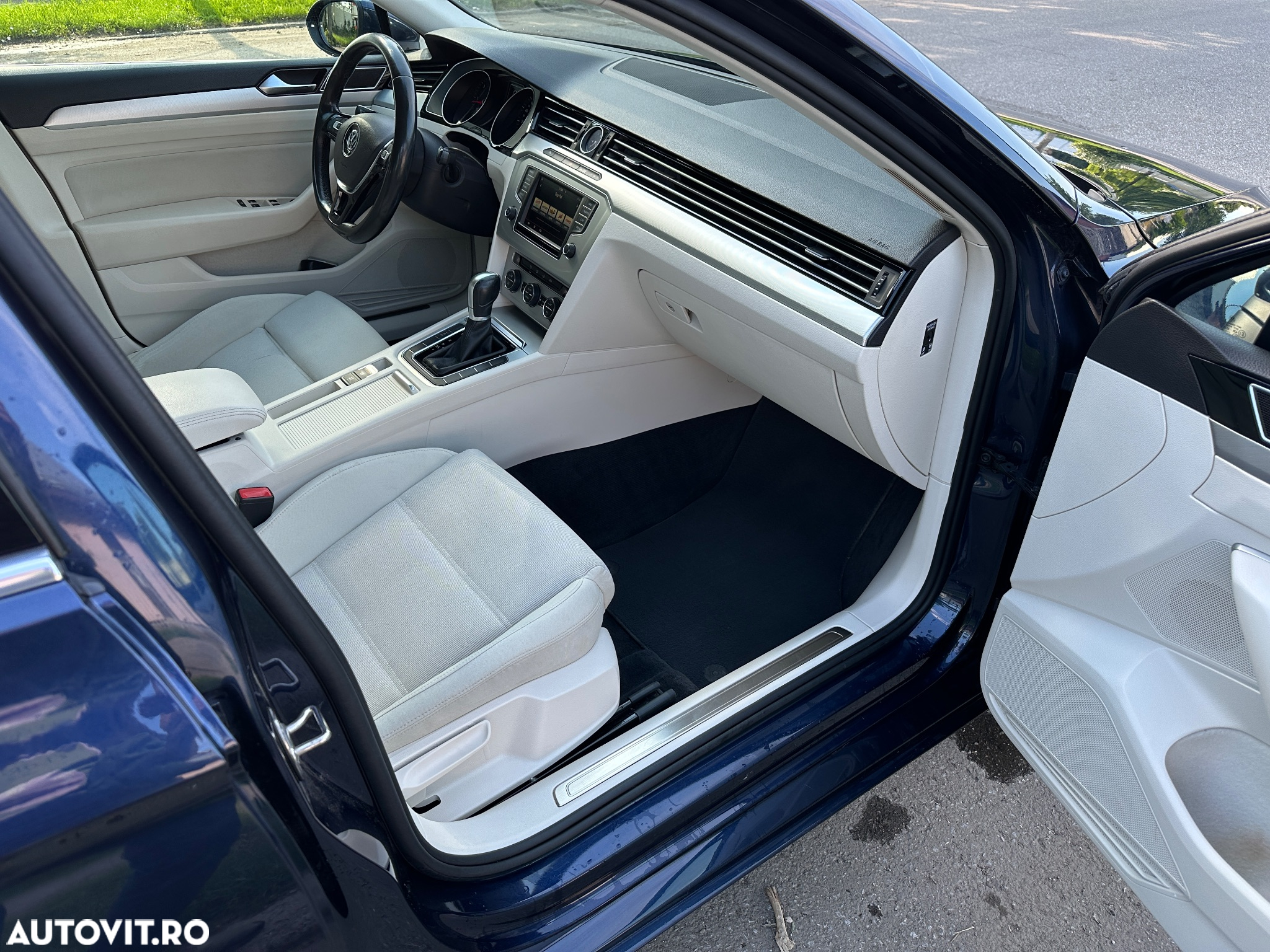 Volkswagen Passat Variant 2.0 TDI DSG (BlueMotion Technology) Highline - 18