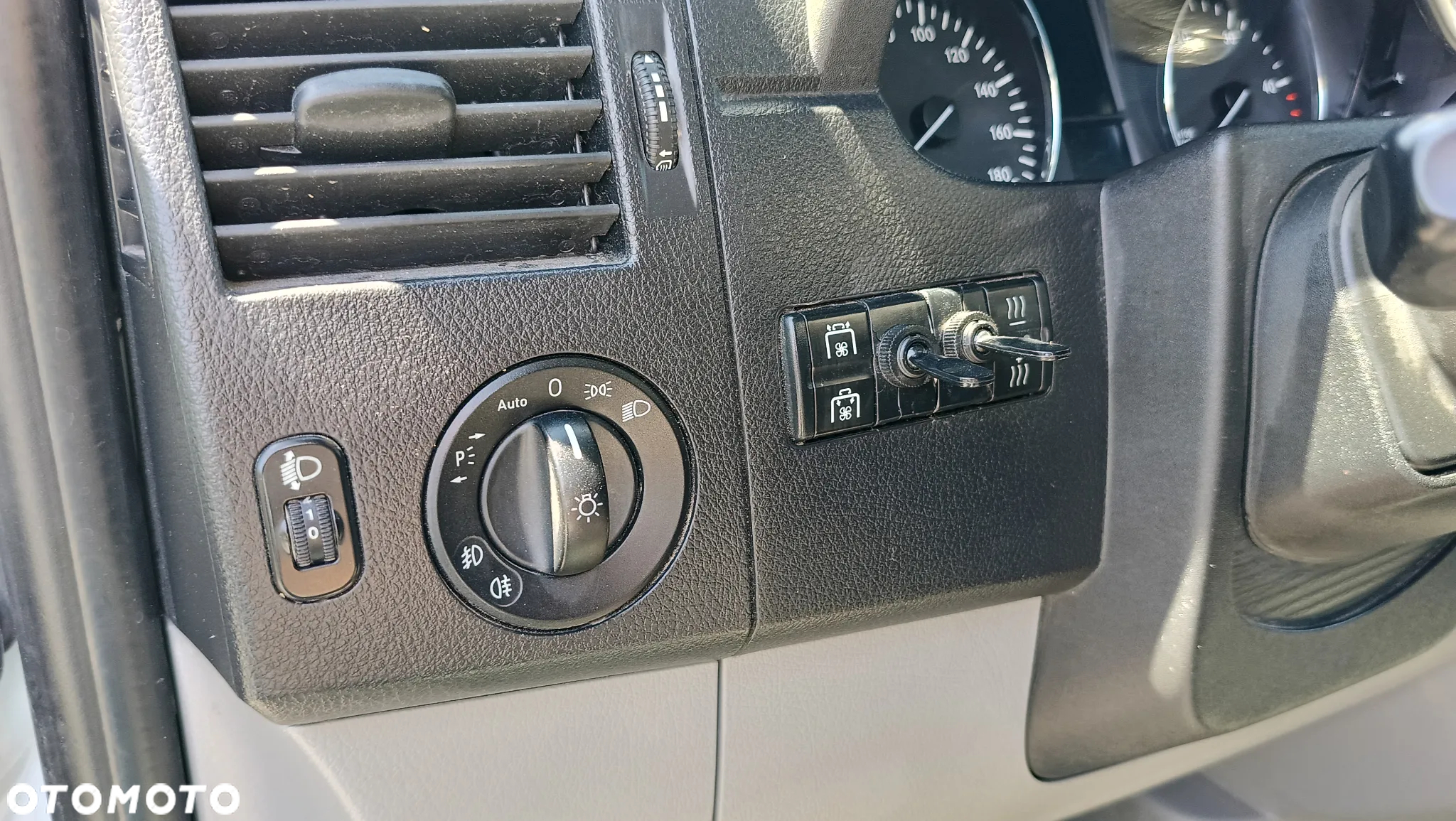 Mercedes-Benz Sprinter L2H2 Średniak 319 CDI 3.0 V6 190KM - 18