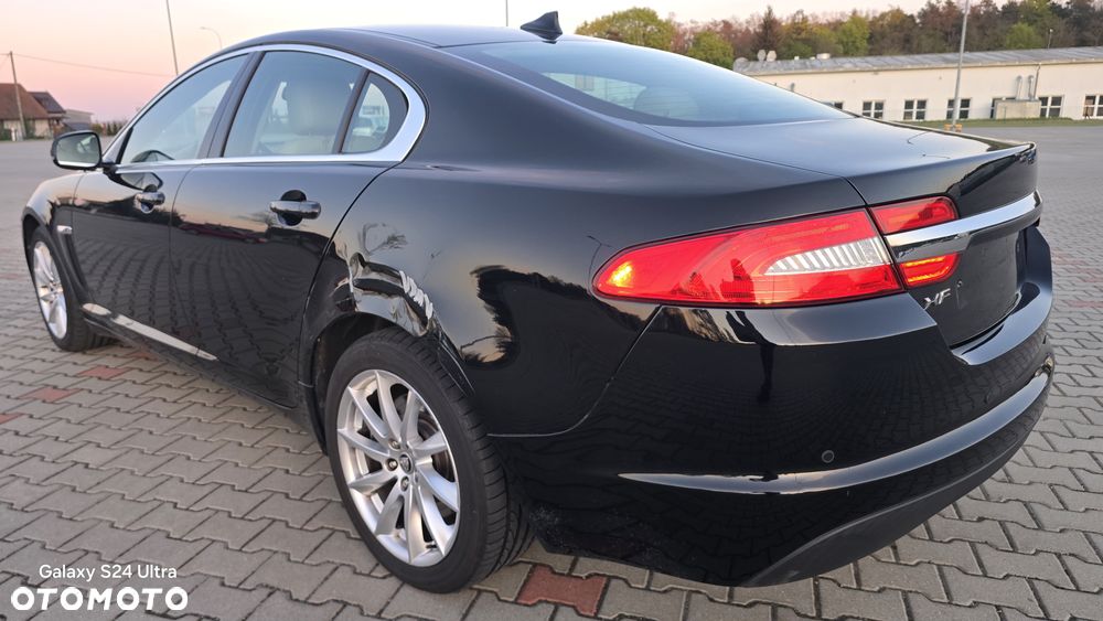 Jaguar XF 2.2 D Luxury - 5