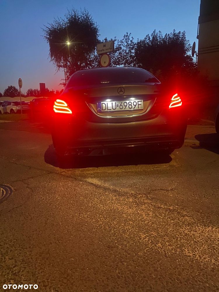 Mercedes-Benz Klasa C 300 9G-TRONIC AMG Line - 10