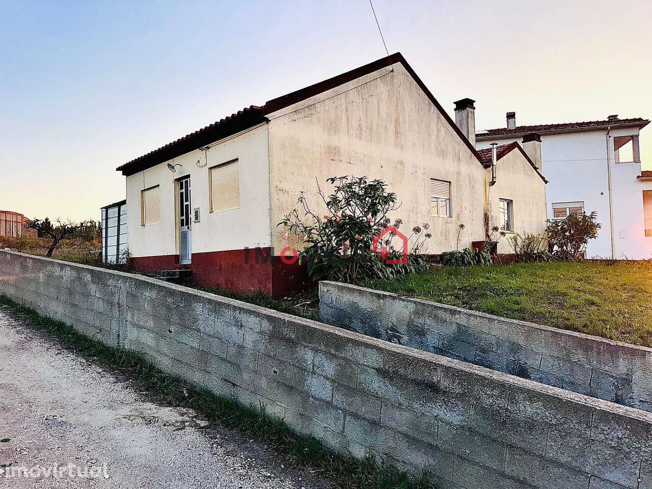 Moradia T2 com Terreno Amplo em Casal de Almeida – Soure - Grande imagem: 2/6