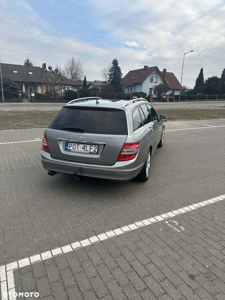 Mercedes-Benz Klasa C 200 CGI Automatik BlueEFFICIENCY Avantgarde - 4