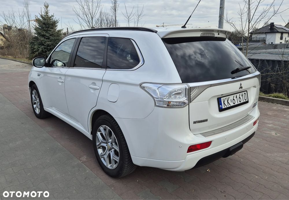 Mitsubishi Outlander PHEV Instyle NAVI + - 8