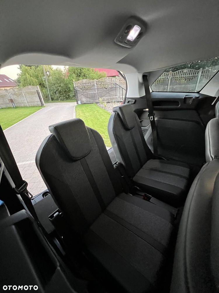 Peugeot 5008 - 8
