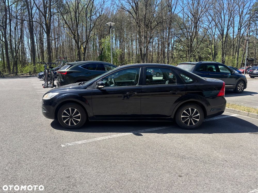 Ford Focus 1.6 Trend + - 4