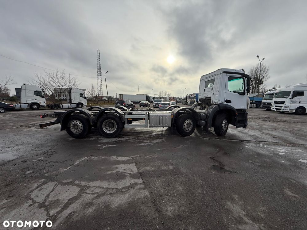 Mercedes-Benz Arocs 3240 8x2 • 3 osie skrętne • Euro 6 • 2018 rok - 15