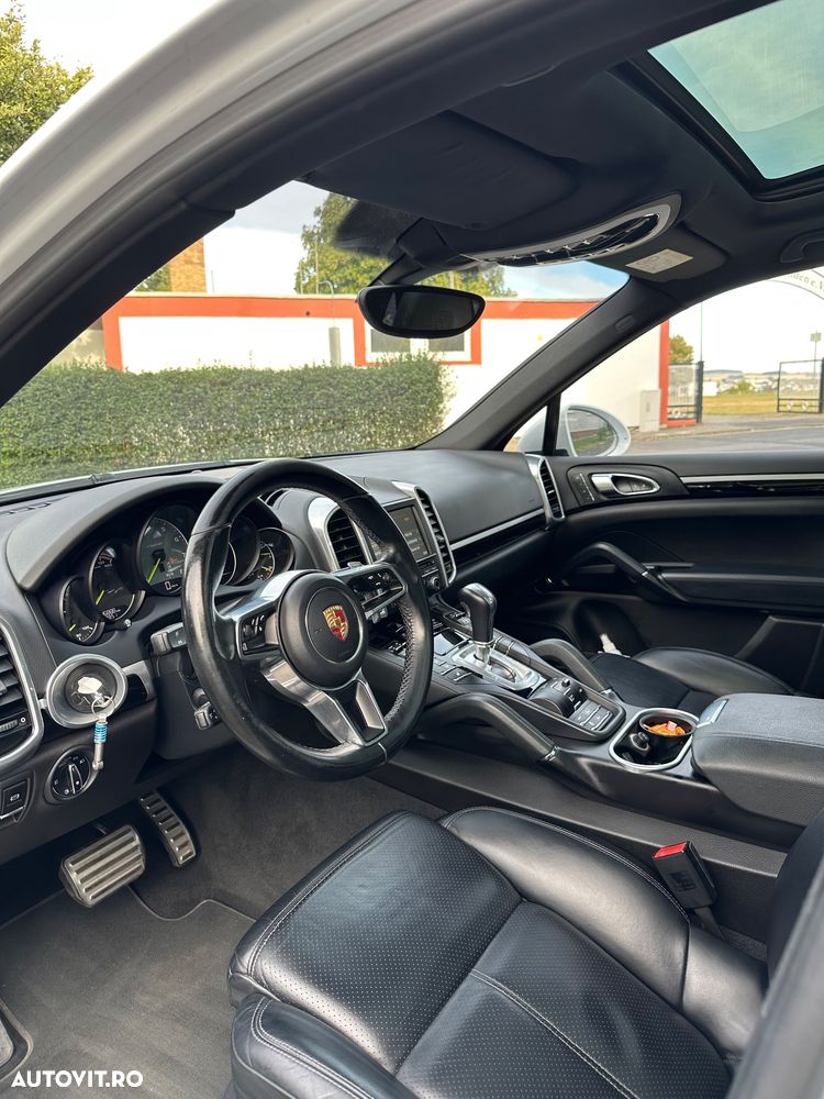 Porsche Cayenne - 6