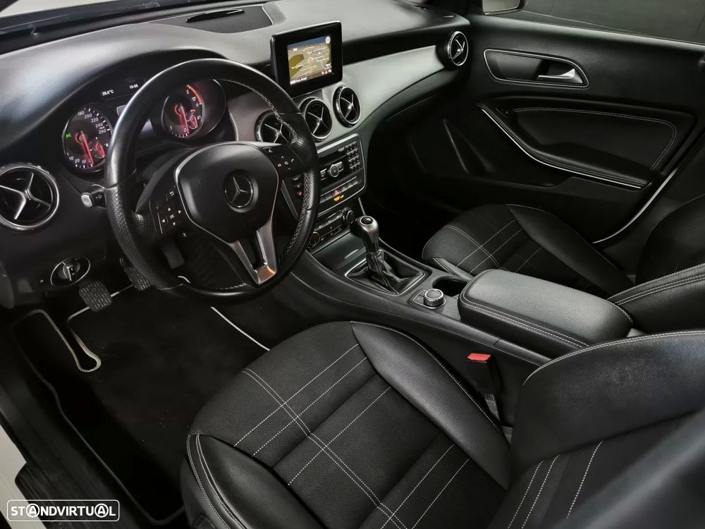 Mercedes-Benz GLA 180 CDI Urban - 16