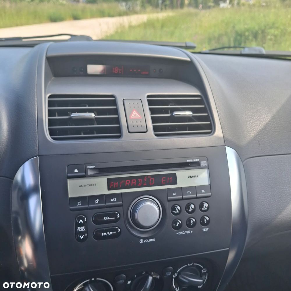 Suzuki SX4 1.6 GLX / Comfort - 2