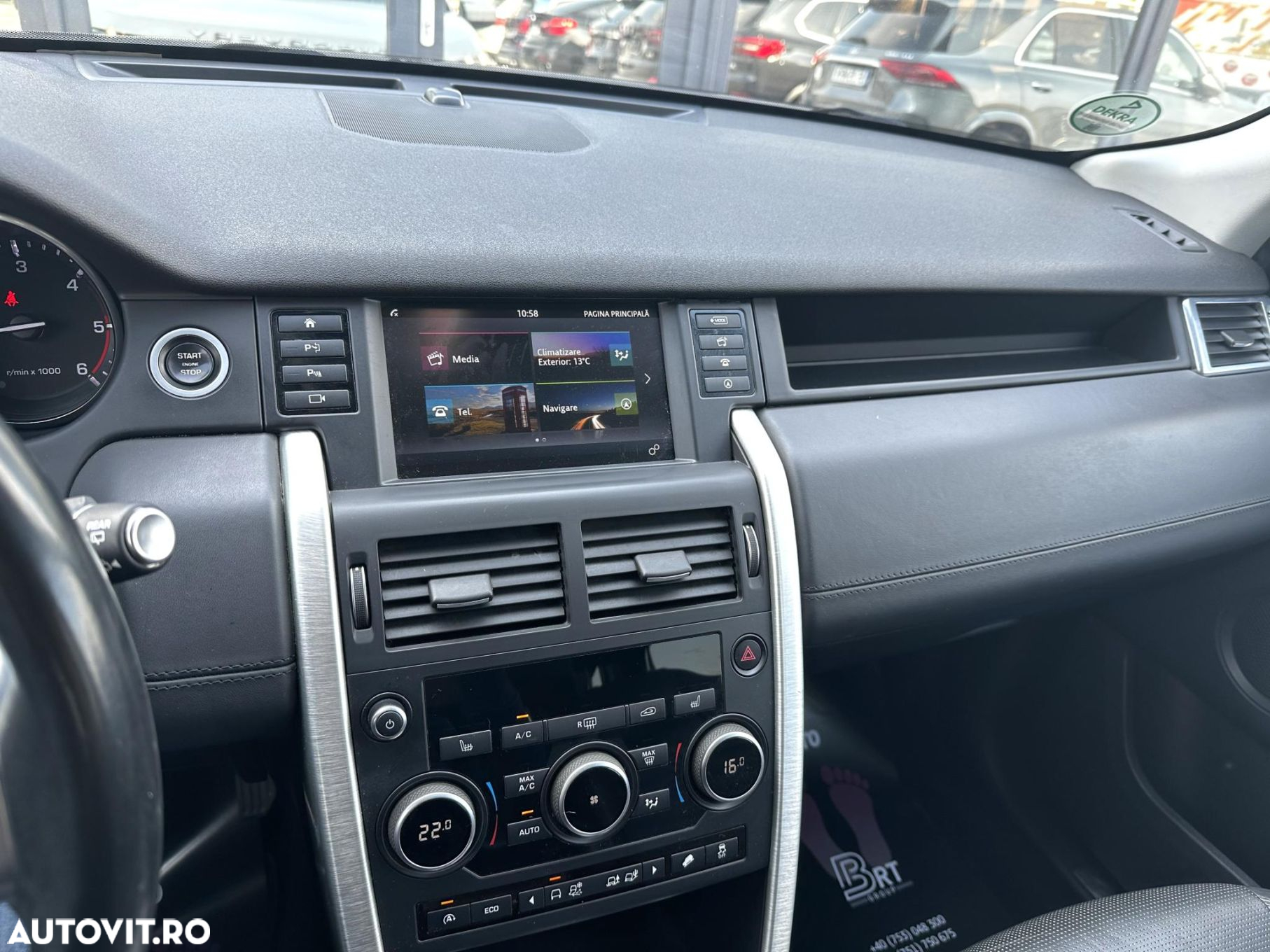 Land Rover Discovery Sport - 11