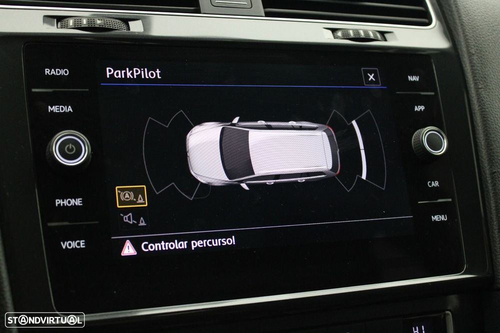 VW Golf Variant 1.6 TDi Confortline - 21