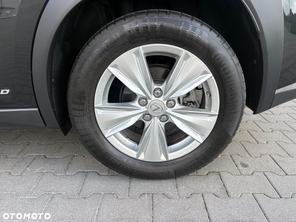 Lexus UX - 35