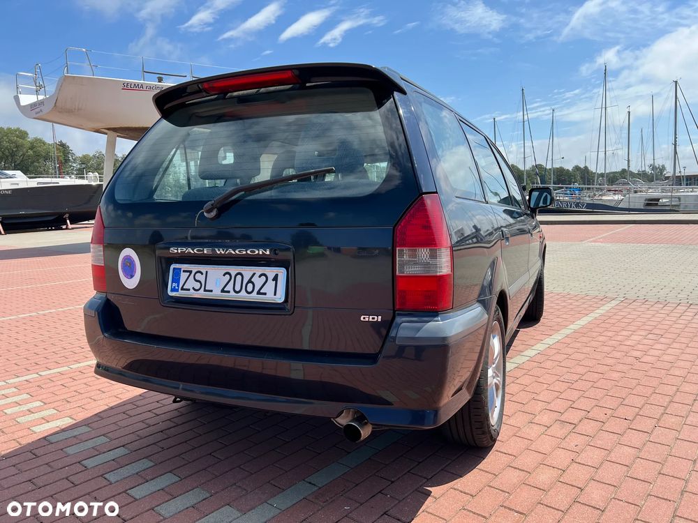 Mitsubishi Space Wagon 2.4 GDI Family - 10
