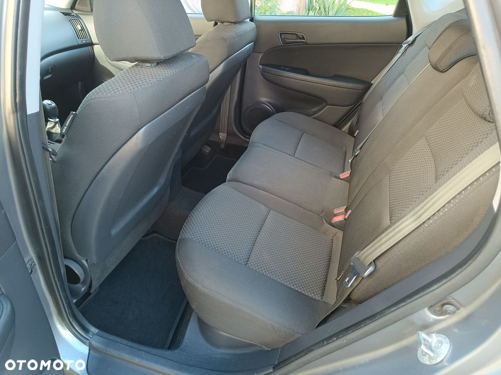 Hyundai i30 1.4 Comfort EU5 - 14