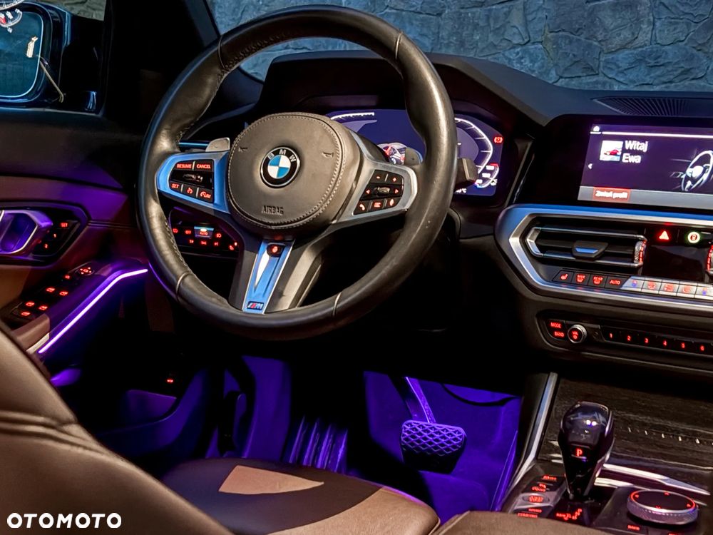 BMW Seria 3 330i xDrive Sport Line - 23