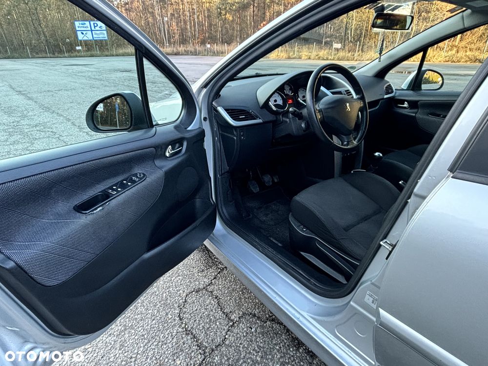 Peugeot 207 1.6 Premium - 14