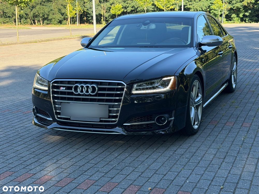 Audi S8 Plus - 4
