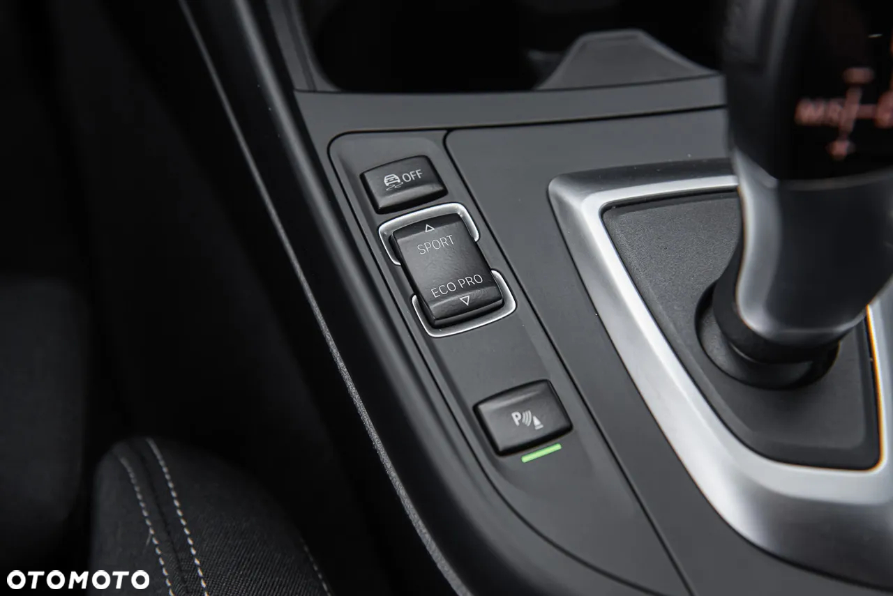 BMW Seria 1 116d Sport Line Shadow - 25