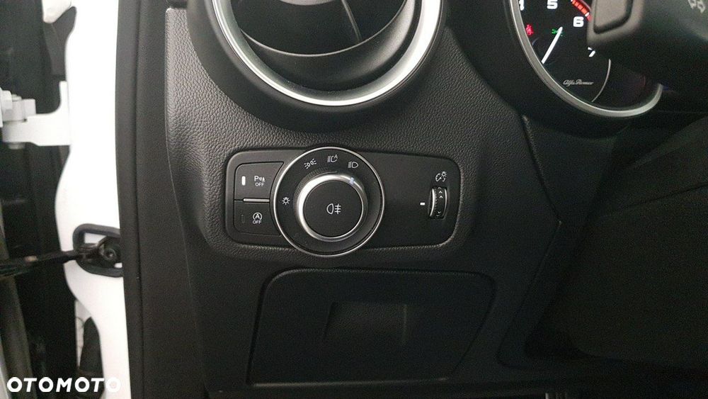 Alfa Romeo Stelvio - 31