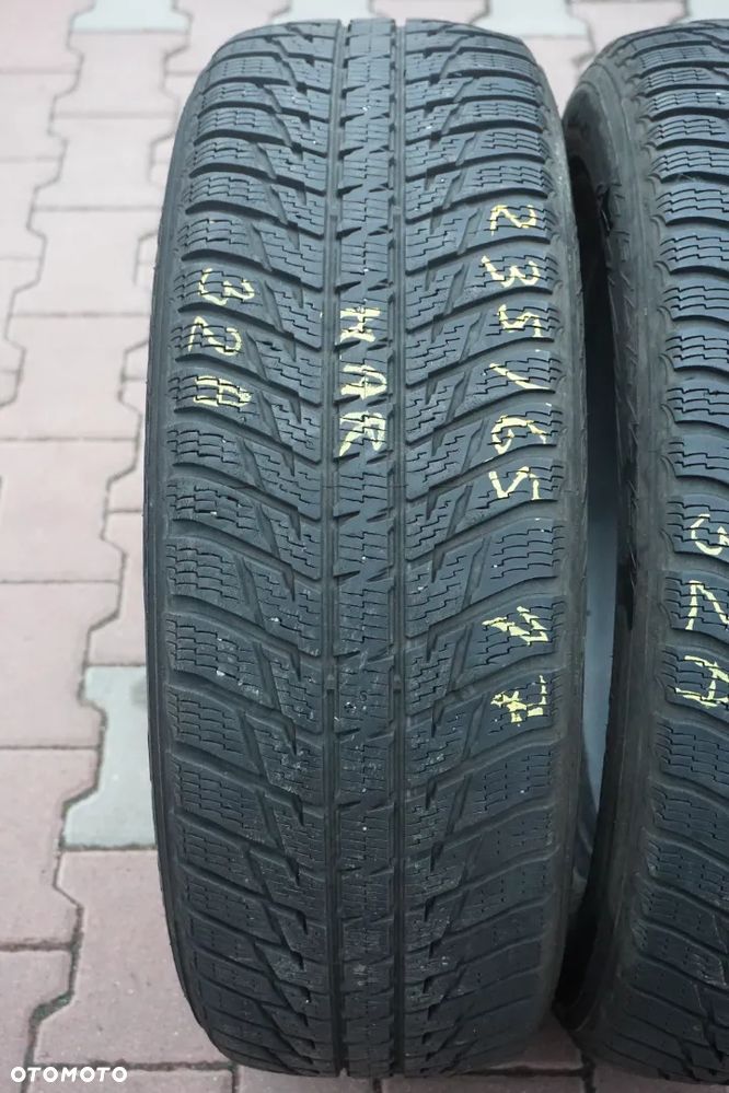235 65 17 Nokian WR SUV 3 - 2