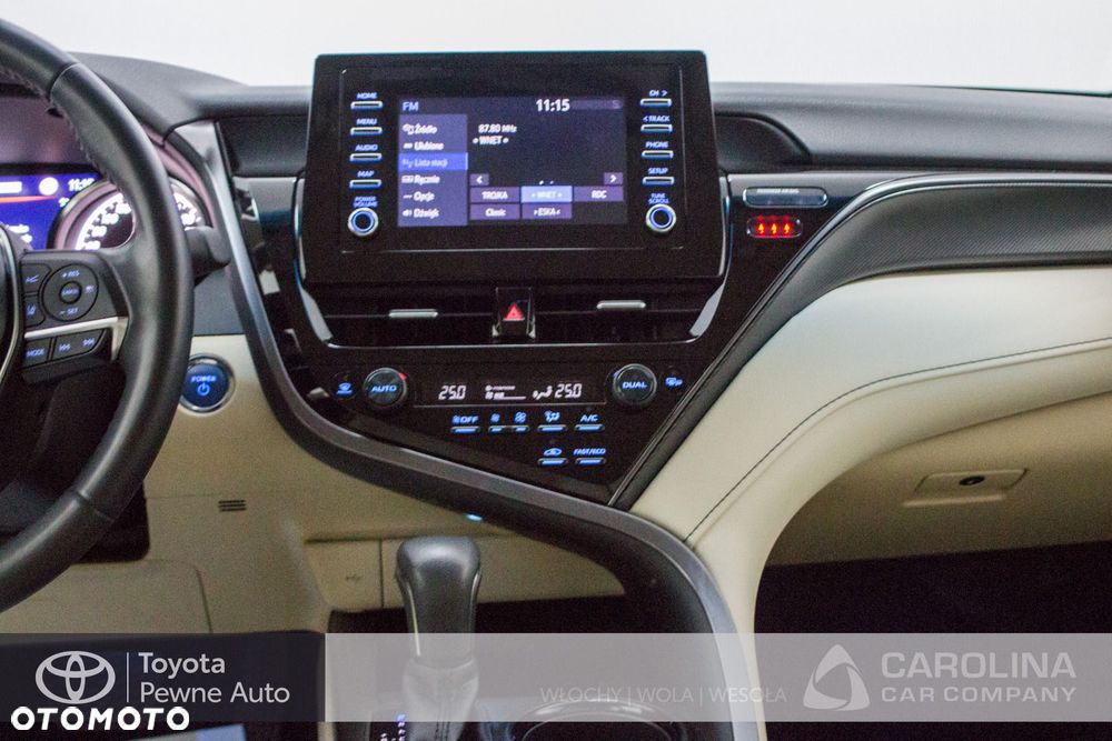 Toyota Camry - 6