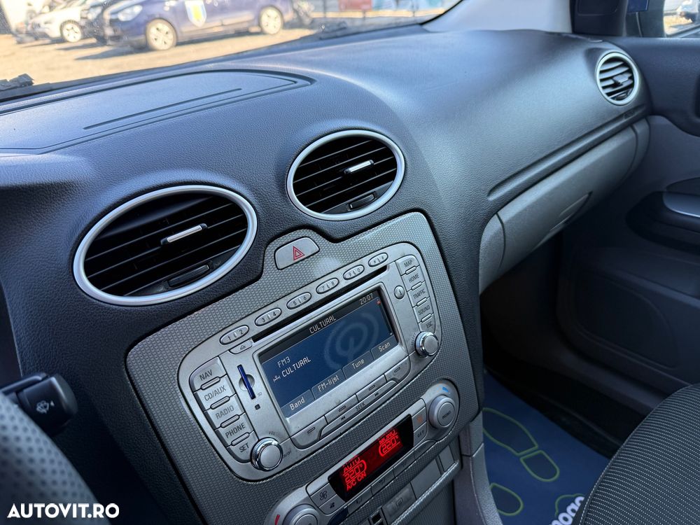 Ford Focus 1.6 16V Titanium - 29