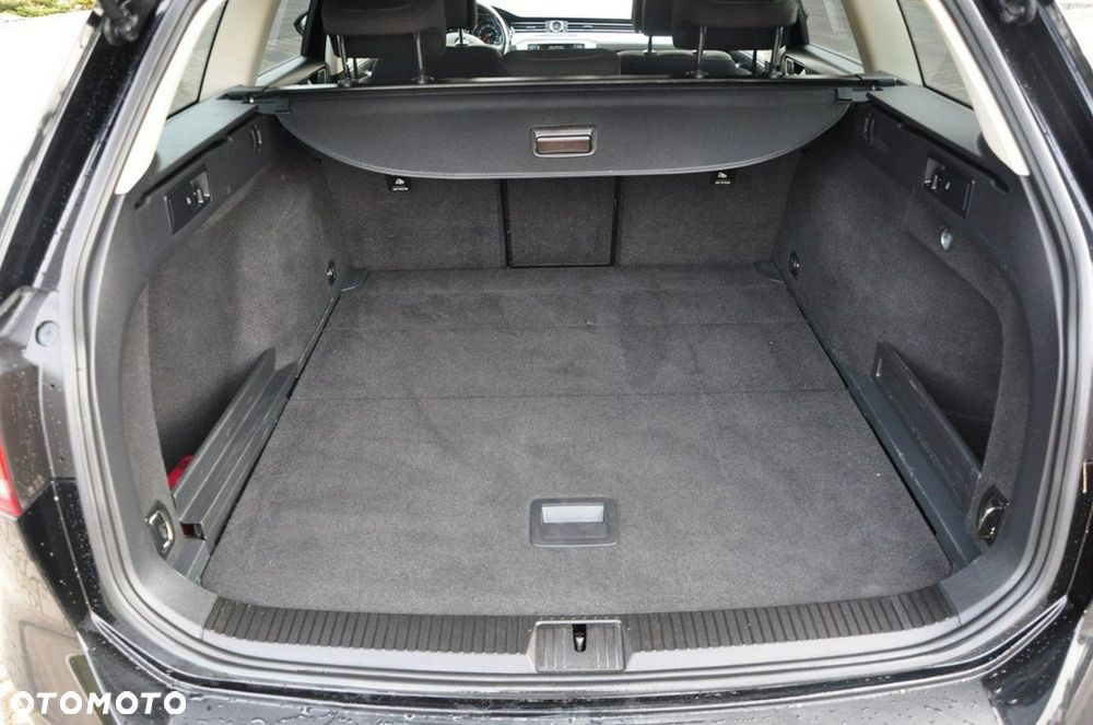Volkswagen Passat Variant - 25