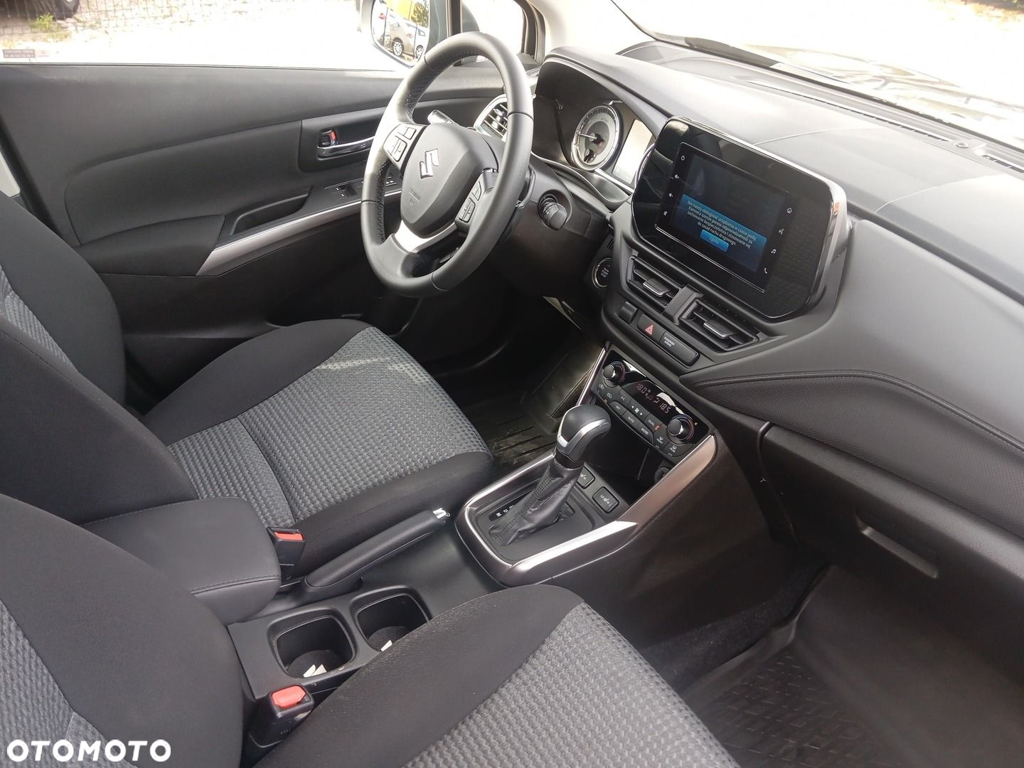 Suzuki SX4 S-Cross 1.5 Strong Hybrid Premium AGS - 10