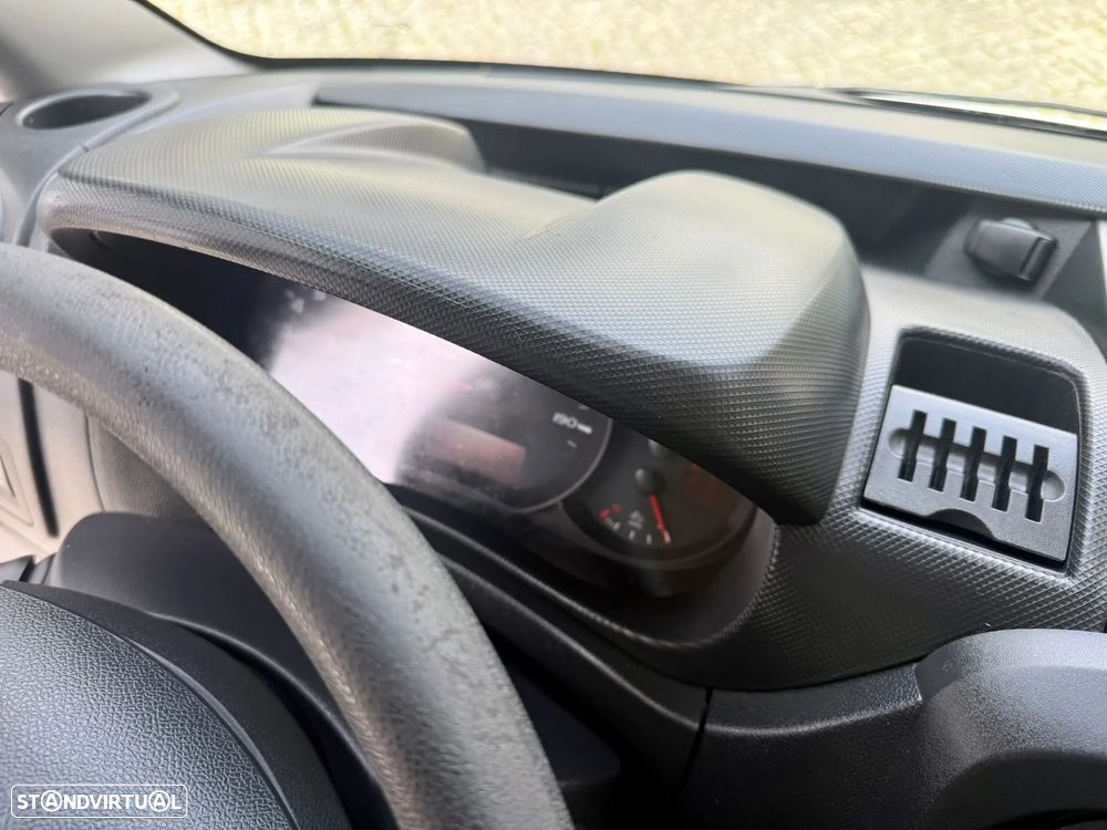 Renault Master 2.3DCI L2H2 135cv 3 Lugares - 14