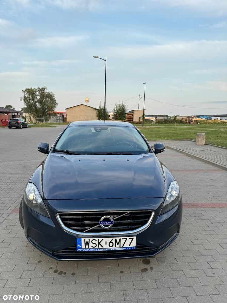 Volvo V40 D4 Momentum - 1