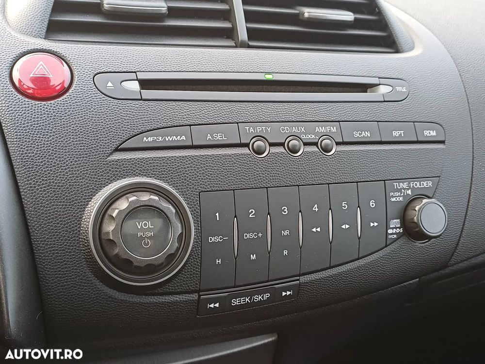 Honda Civic 1.8 SOHC i-VTEC MT Executive - 22