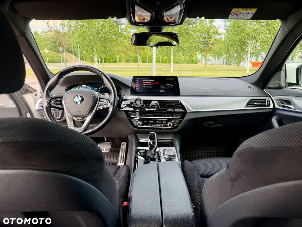 BMW Seria 5 540i xDrive M Sport sport - 33