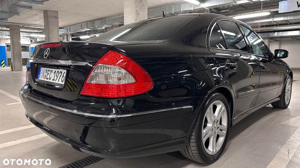 Mercedes-Benz Klasa E 350 4Matic Avantgarde Sport Edition - 4