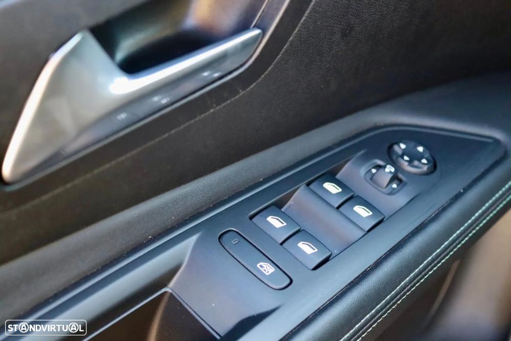 Peugeot 3008 1.6 Hybrid Allure Pack e-EAT8 - 21