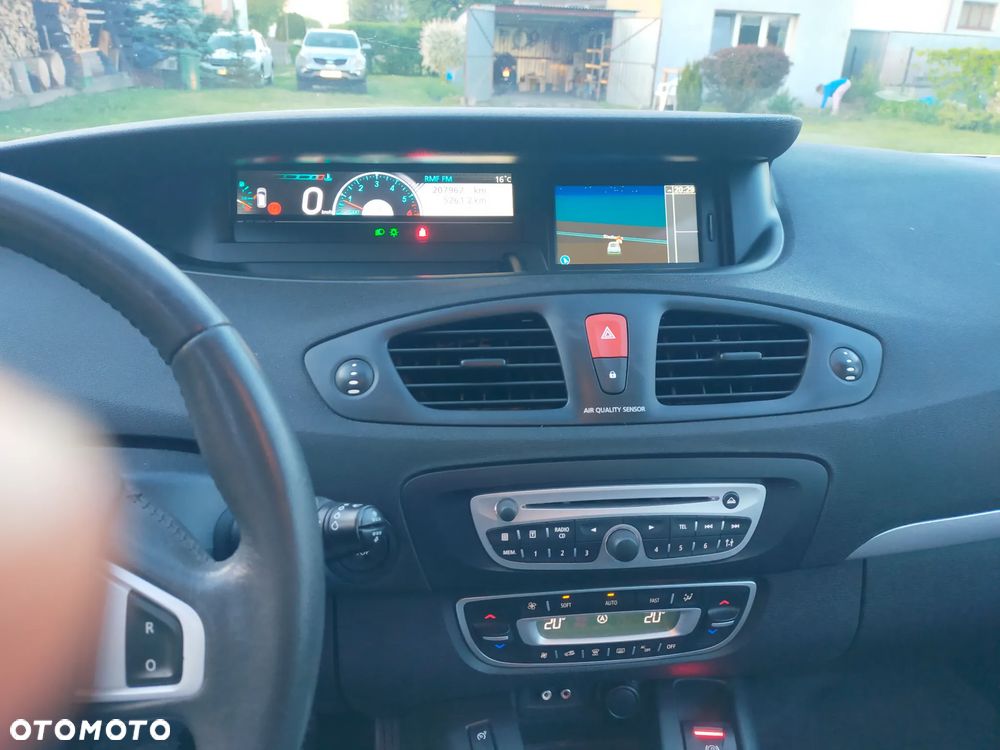 Renault Scenic 1.9 dCi Privilege - 11