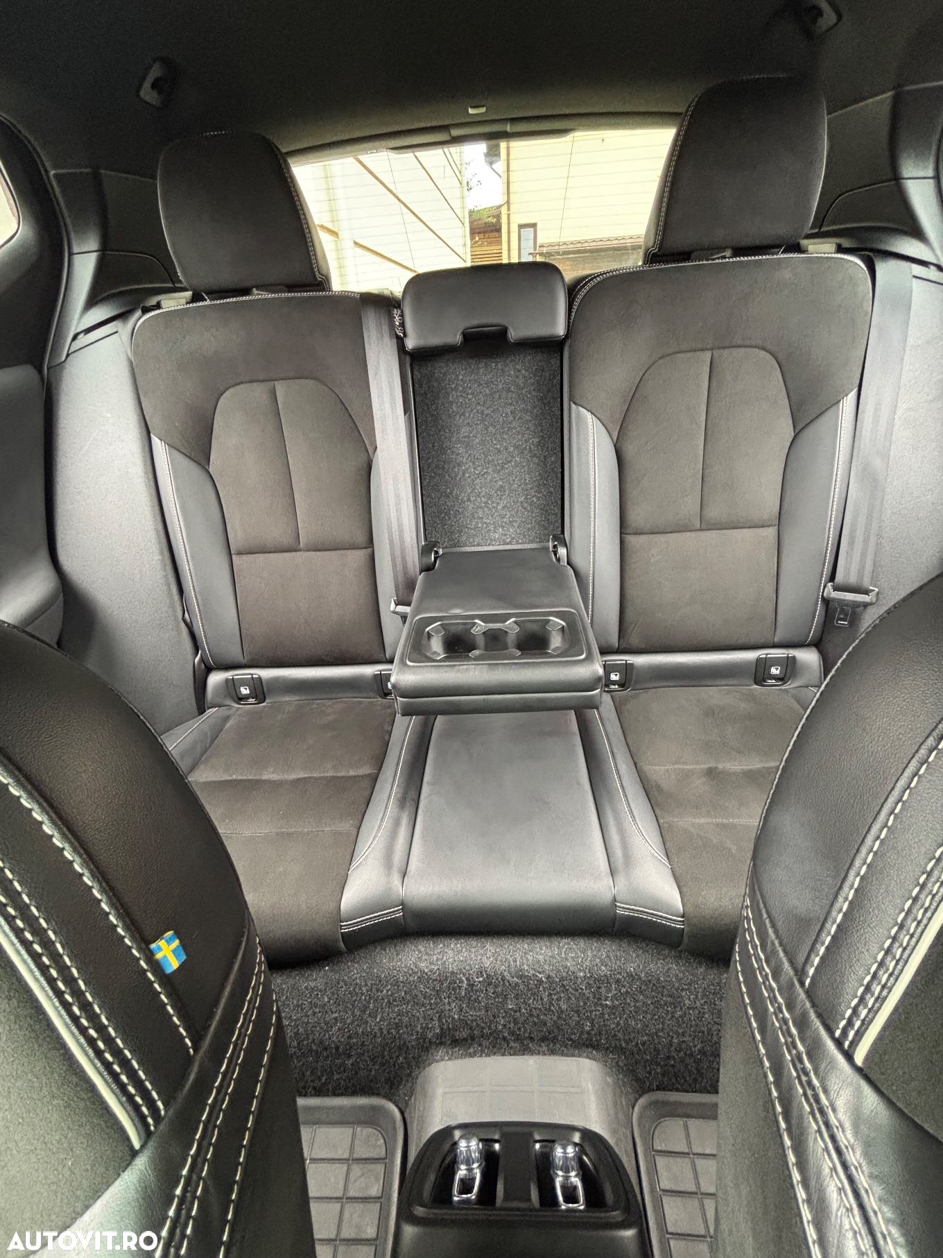 Volvo XC 40 B4 AT8 AWD Mild Hybrid R-Design - 15