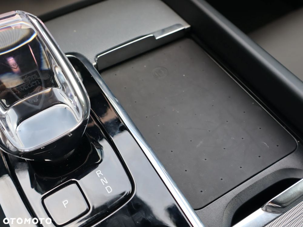 Volvo V60 B4 B Plus Dark - 24