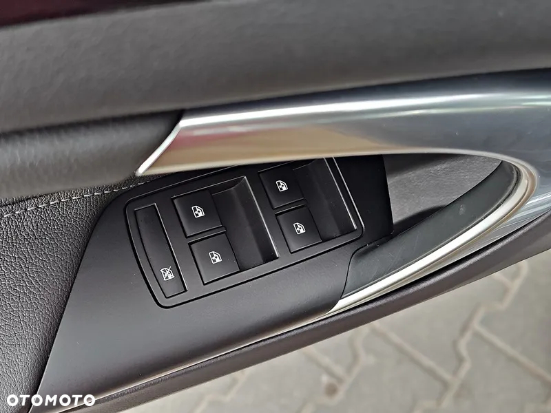 Opel Insignia - 35