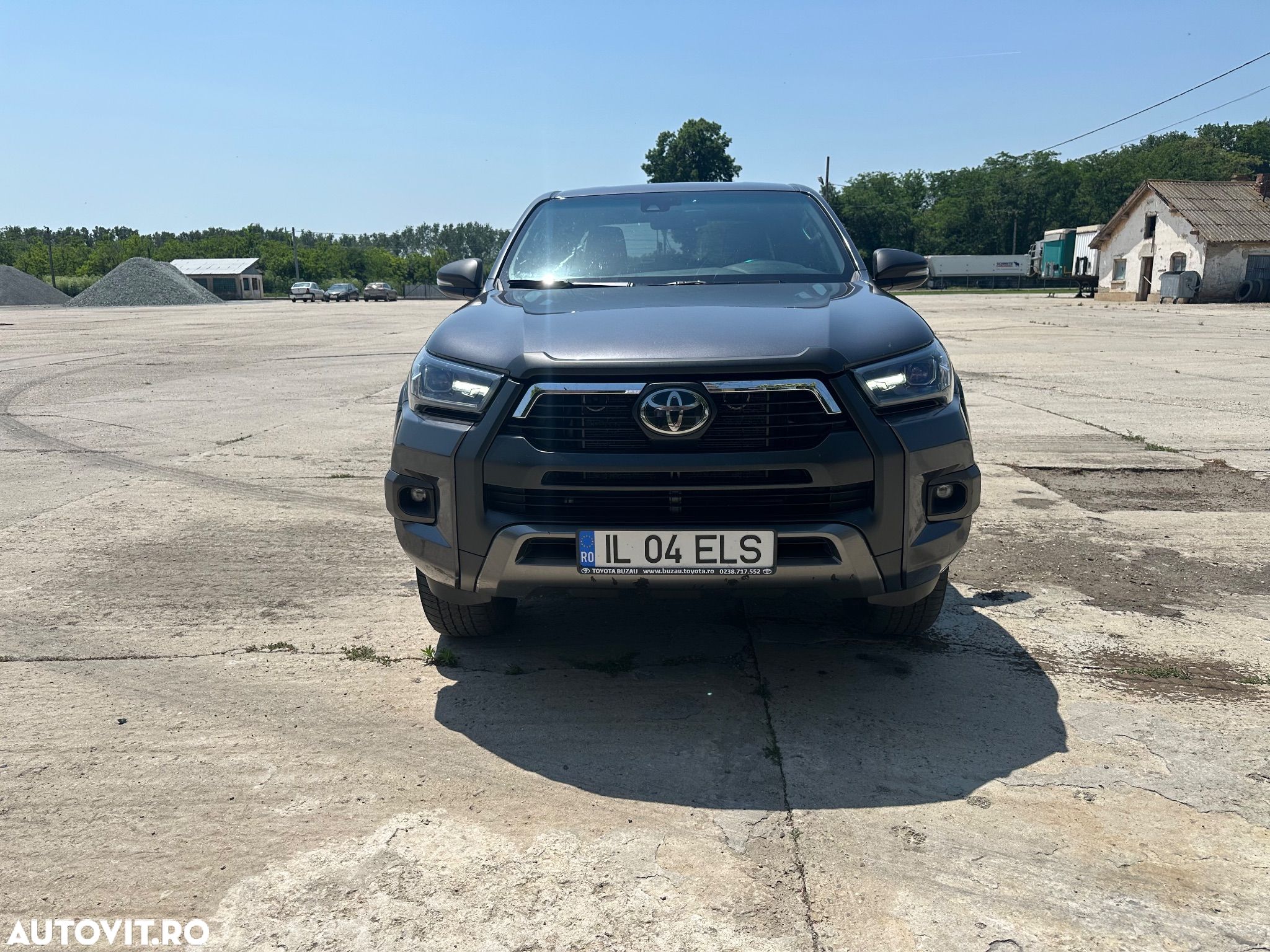 Toyota Hilux 2.8D 204CP 4x4 Double Cab AT Invincible - 1
