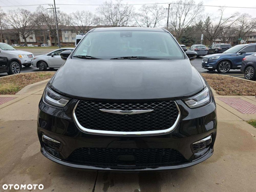 Chrysler Pacifica - 13