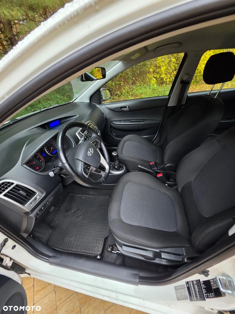 Hyundai i20 1.1 CRDi Style - 10
