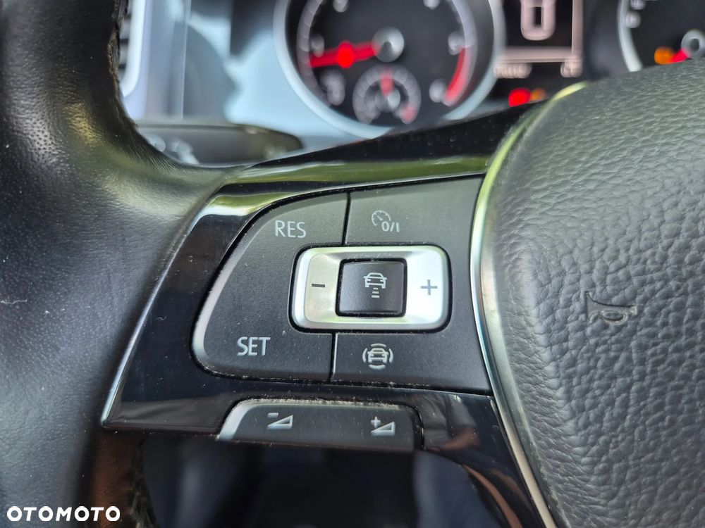 Volkswagen Golf 1.6 TDI SCR Trendline - 13