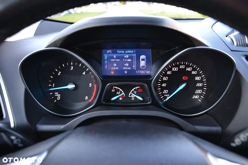 Ford Kuga 2.0 TDCi FWD Titanium - 9