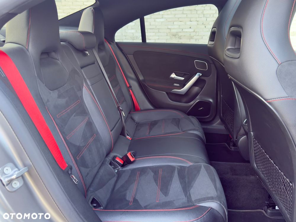 Mercedes-Benz CLA AMG 35 4-Matic 7G-DCT - 28